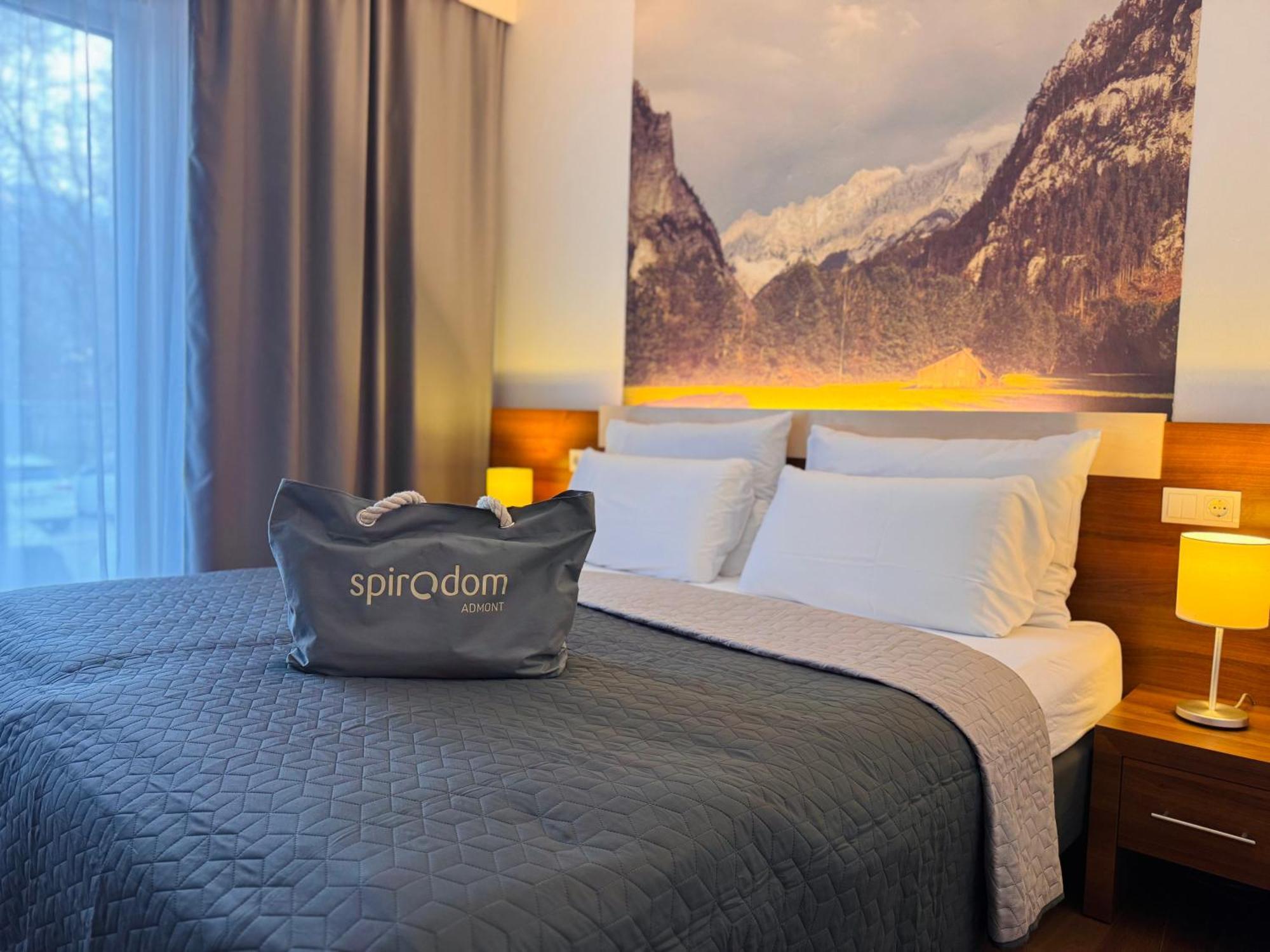 Hotel Spirodom เอ็ดมอนต์ ภายนอก รูปภาพ